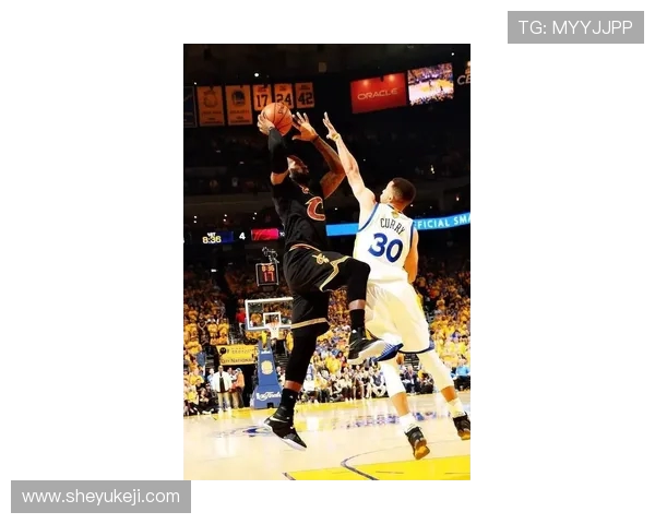 LeBron 23 新配色曝光：致敬选秀日骑士帽荣耀