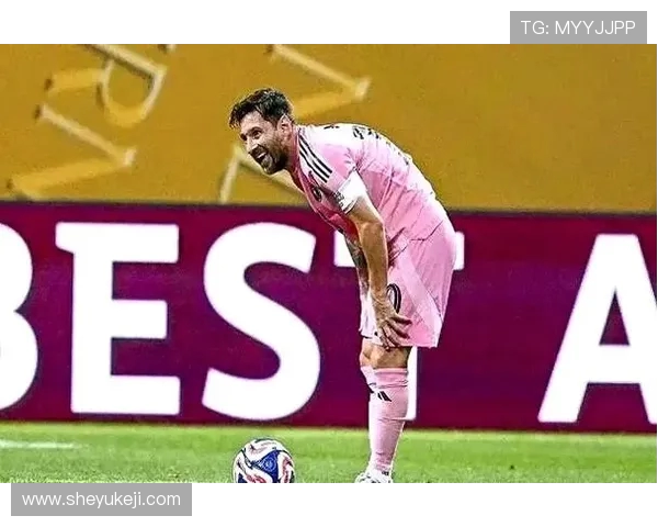 登贝莱追星梅西名场面！更衣室勾肩搭背聊 5 分钟，巴萨老队友再续兄弟情(1)